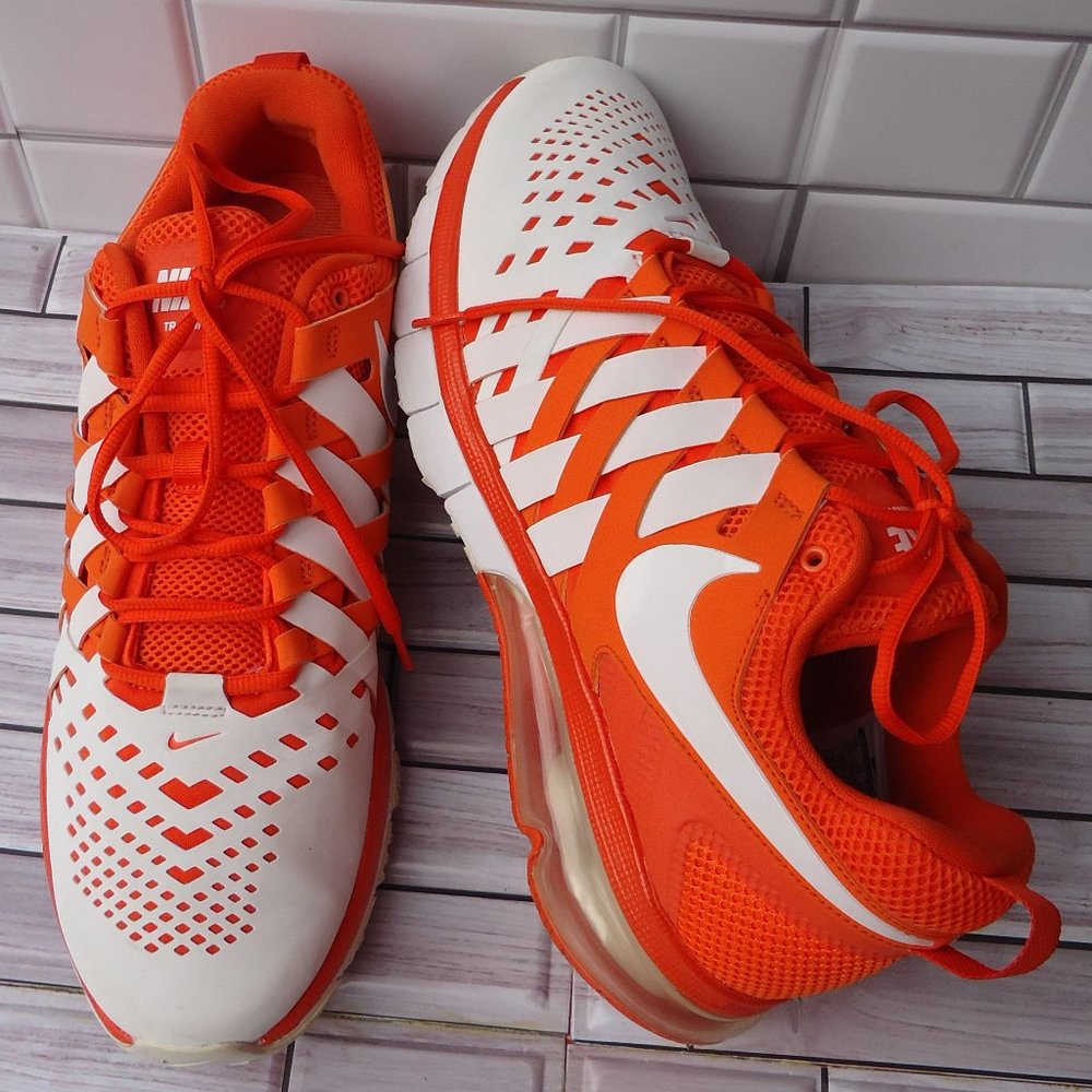 SIZE 13. NIKE Fingertrap Max running athletic sneakers shoes.